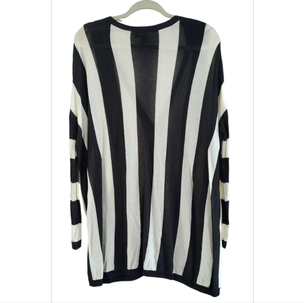 Oversized Black and White Striped V neck Button Down Cardigan Size 4 - Picture 2 of 6